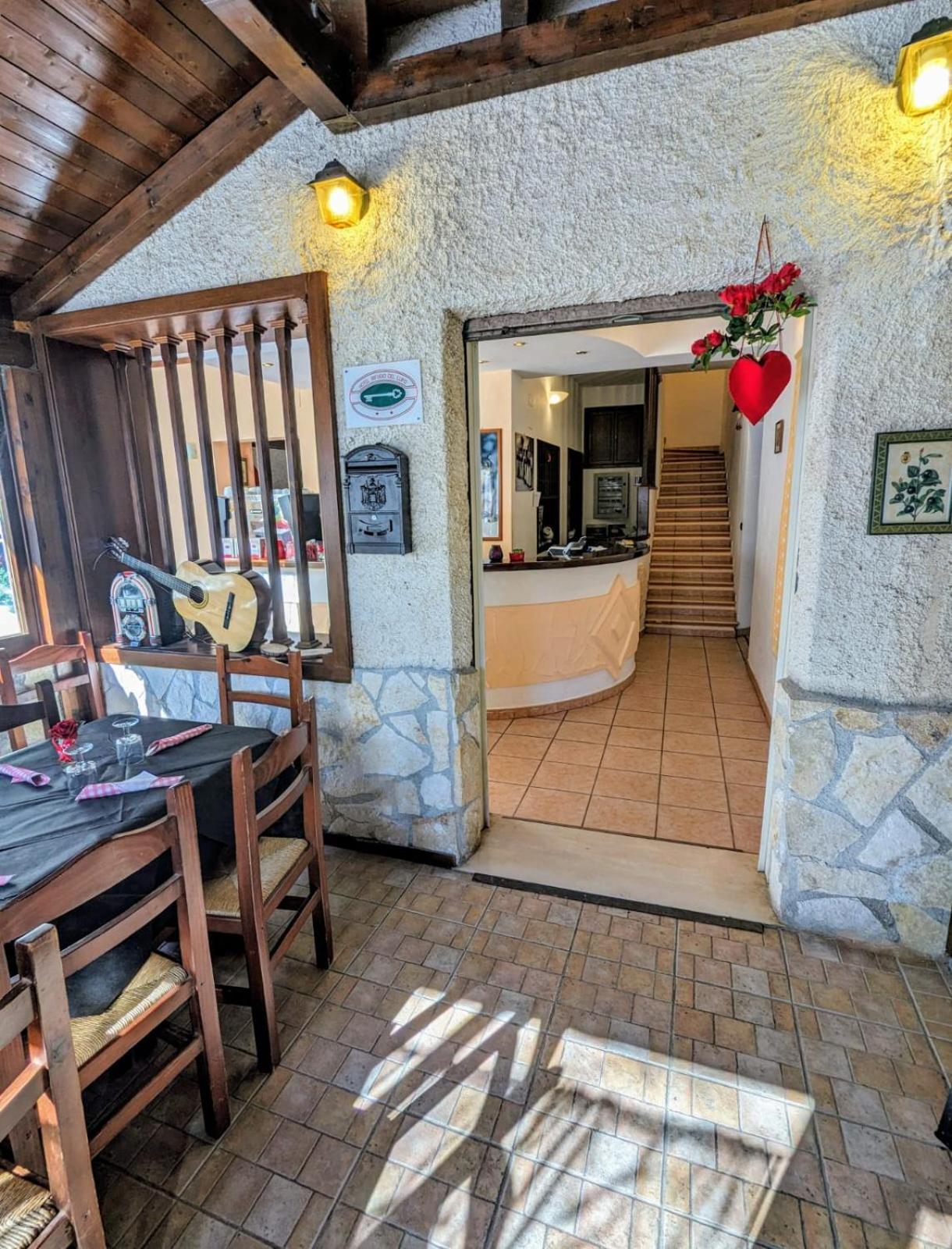 Hotel Il Rifugio Del Lupo สกันโน ภายนอก รูปภาพ